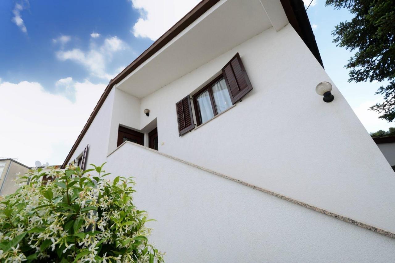 Apartments Kadum Porec Center Near The Beach Exterior photo