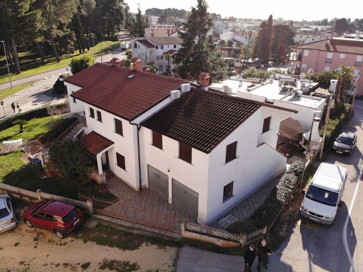 Apartments Kadum Porec Center Near The Beach Exterior photo