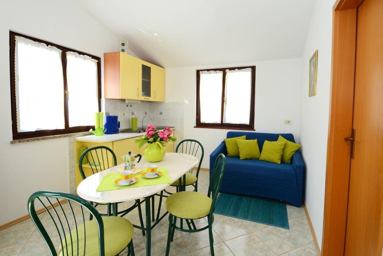Apartments Kadum Porec Center Near The Beach Exterior photo
