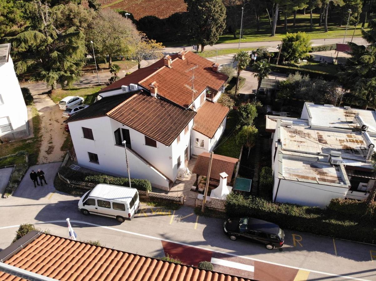 Apartments Kadum Porec Center Near The Beach Exterior photo