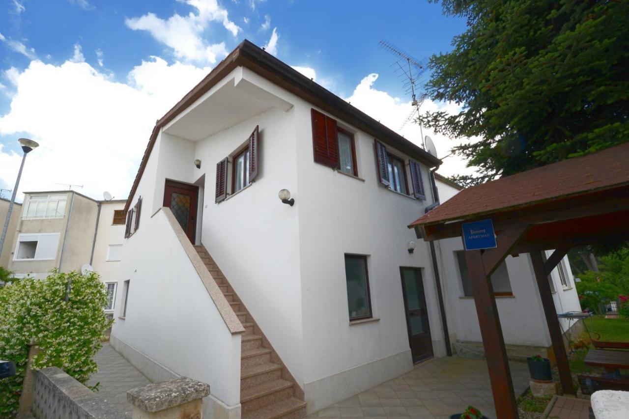 Apartments Kadum Porec Center Near The Beach Exterior photo
