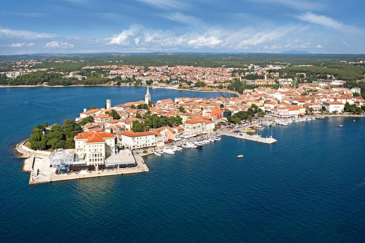 Apartments Kadum Porec Center Near The Beach Exterior photo