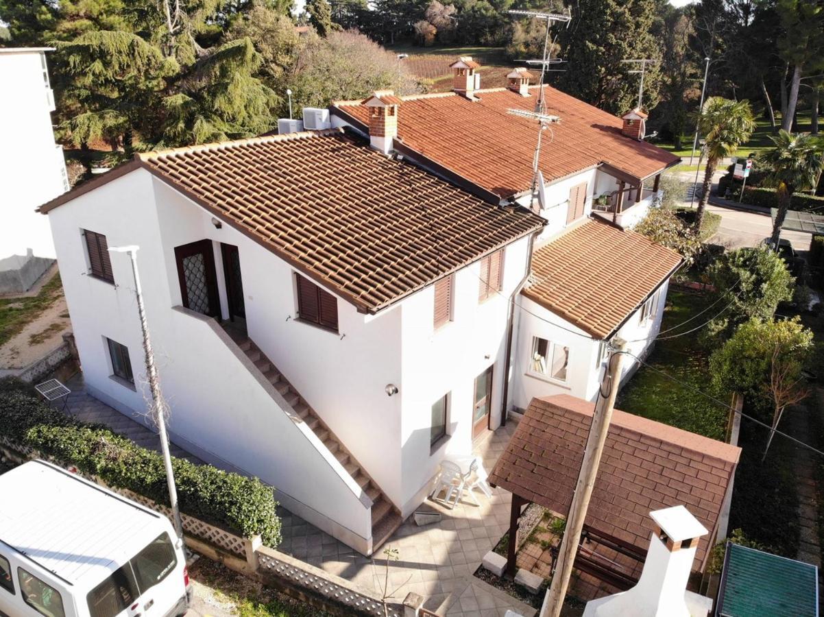 Apartments Kadum Porec Center Near The Beach Exterior photo