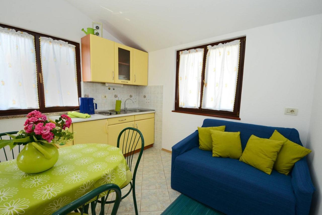 Apartments Kadum Porec Center Near The Beach Exterior photo